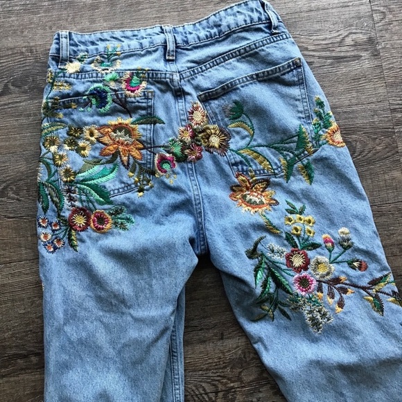 ISO: TOPSHOP Moto Mom High Waist Embroidered Jeans - Picture 4 of 5